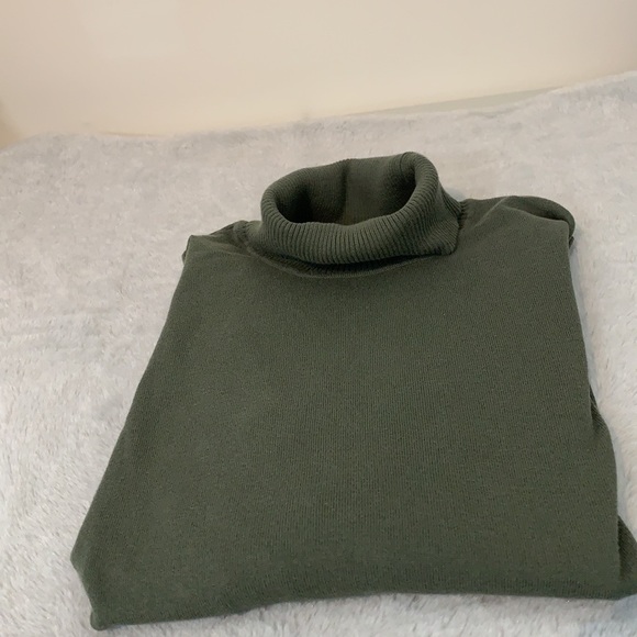 Turtleneck with Button Detailing on cuffs - Picture 1 of 6